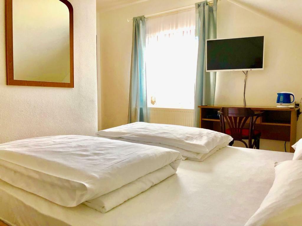 Hard Rock Rooms For Two Livno Exterior foto